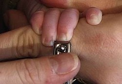 Si Kecil Takut Gunting Kuku