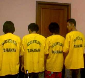 5 Penipu Via Phone Banking Dibekuk