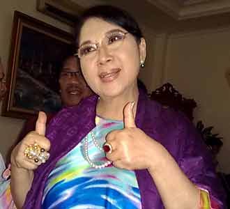 Acungan Jempol Titiek Puspa