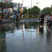 Waspada Genangan Air di Pasar Turi 