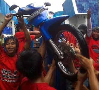 Buruh Protes Ketidakadilan Perusahaan