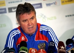 Hiddink Bayangi Benitez & Ferrara