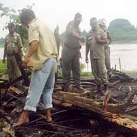 Razia Panambang Pasir, 6 Perahu Diamankan