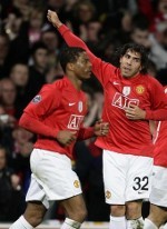 Tevez Berseragam City, Evra Terluka