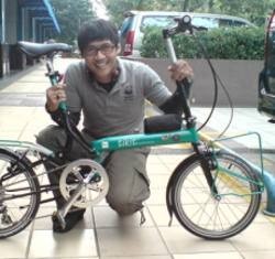 Nugie Nyamar Naik Sepeda