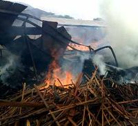 Pabrik Arang di Gresik Terbakar