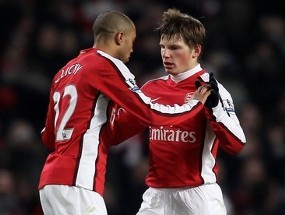 Arsenal & Chelsea Main, MU Curi Peluang