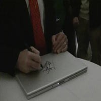 CEO Microsoft Gores Logo Apple