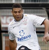 Ronaldo Memihak Rossoneri