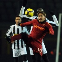 Roma Permalukan 10 Pemain Juve