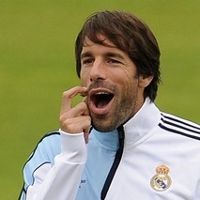 Van Nistelrooy Berlabuh di Hamburg