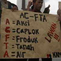 Mahasiswa Yogya Tolak AC-FTA karena Hancurkan Industri Lokal