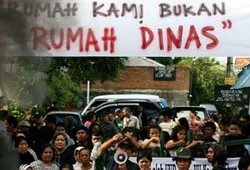 Mencekam, Toko dan Kios Cililitan Besar Langsung Tutup