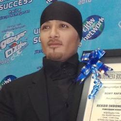 Romy Rafael Hipnotis Kebiasaan Buruk 12 Ribu Orang