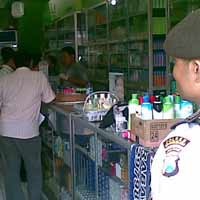 Pembobol Toko Kosmetik dan HP Diduga Dilakukan 3 Orang