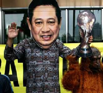 SBY Terima Trofi Piala Dunia