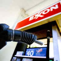 Cracker China Serbu Perusahaan Minyak AS