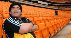 Maradona Mulai Seleksi Pemain