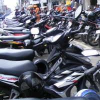 Hiruk Pikuk Parkir di Jalan Dalem Kaum