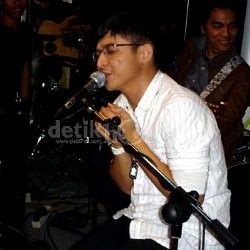 Ungu Nggak Gengsi Nyanyikan Lagu Orang