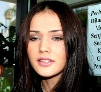 Senk Lotta Resmi Menjanda