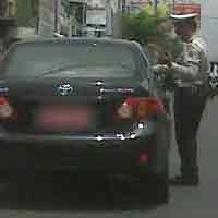 Ganti Plat, Mobil Dinas Anggota Dewan Ditilang