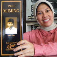 Peci Legendaris Mas Iming