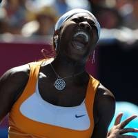 Serena Selamat dari Terkaman Azarenka