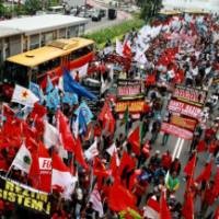 Ingin Terobos Istana, Massa Anti SBY & Polisi Saling Dorong