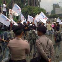 Kuasai Jalur Arteri, Buruh Ancam Duduki Tol Gatot Subroto