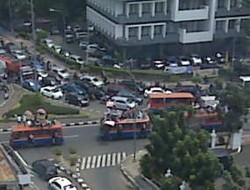 Angkutan Langka Disewa Pendemo, Penumpang Terlantar