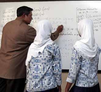 SBY Ngajar di SMP Negeri 2 Labuan