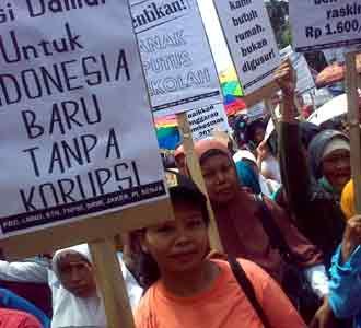 Demonstran Mulai Masuki Kawasan Istana