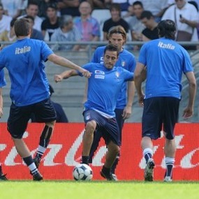 Italia Gelar Friendly Berbau Takhayul