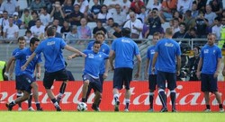 Italia Gelar Friendly Berbau Takhayul