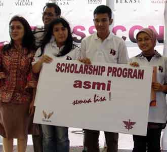 The Village Mall & ASMI Beri Beasiswa