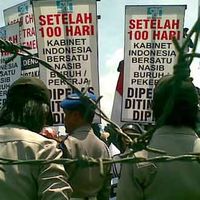 DPRD Jatim Dikepung Pendemo
