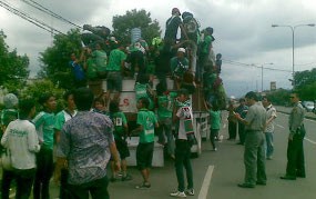 Bonek Dilarang Tandang Hingga 2014