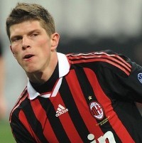 Milan Masih Enggan Lepaskan Huntelaar