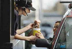  Klinik Drive-Thru, Merawat Pasien dari Mobil