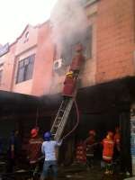 Ruko Sembako Ludes Terbakar di Pekanbaru