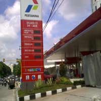 Papan Penunjuk di Trotoar, SPBU Direkomendasikan Dibongkar