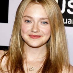 Dakota Fanning Diminta Topless di The Runaways