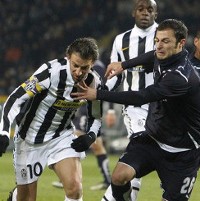 Nyonya Tua Enggan Kedinginan Lagi