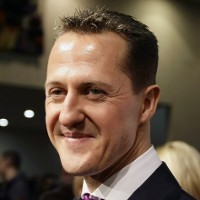 Schumi Soal Cat Rambut & Kacamata