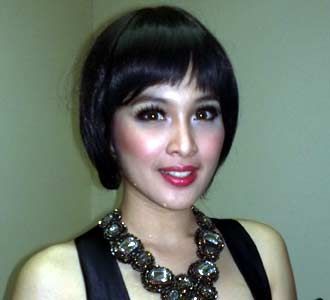 Sandra Dewi si Cantik Yang Masih Jomblo
