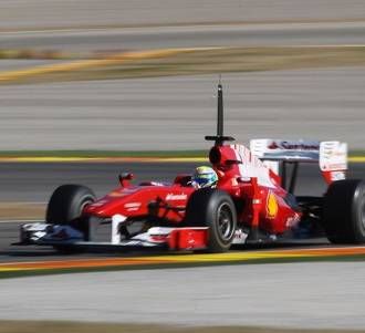 Mobil F1 Menderu Lagi  