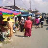Jalan Menur Dibuat 2 Arah, Pedagang Pasar Manyar Ditertibkan