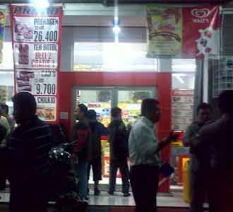 Perampok Satroni Alfamart 