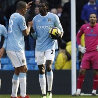 Adebayor Terharu dengan Dukungan City